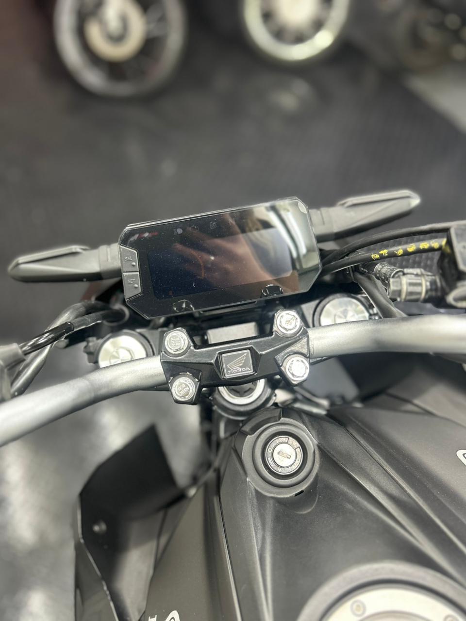 HONDA CB300F TWISTER 2024 - Imagem 3